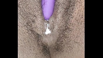 Preview 1 of Belu Muve - Leak leak