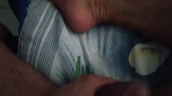 Preview 1 of Faty Pusey - Batendo uma bronha