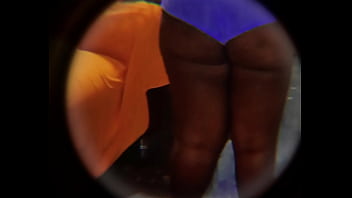 Preview 3 of Ddd Xx - C&acirc_mera escoondida real flagra vizinha crente a vontade