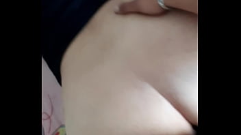 Preview 1 of Download Bokep Perawan Barat - Mi amiga gordita ten&iacute_a ganas de verga