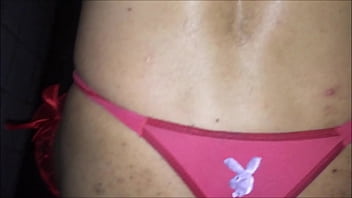 Preview 2 of Xxx Sau - Cdzinha LimaSp dando no cine Pro Ativo de S Miguel PTA e mais outro com a calcinha tanga vermelha da filha Marcos fliperama 30102019