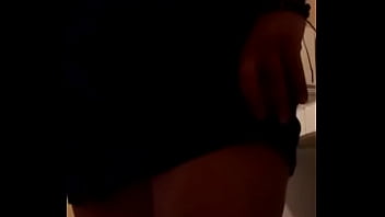Preview 1 of Youporn Leah Gotti Twerk - Mam&aacute_ cachonda