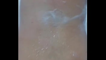 Preview 1 of Istri Selingkuh Suami Saat Kerja - Gran culo en jacuzzi