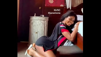 Preview 4 of Riley Jenner Pissing Hd Video - mulata dancando