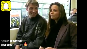 Preview 4 of Interwiew - Jolie francaise suce son plan cul dans le train et laisse un inconnu la filmer