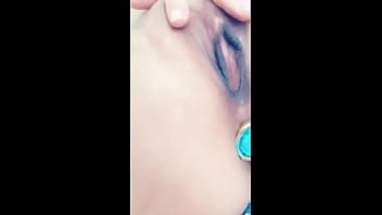 Preview 1 of Xxx Hd Big Ass - Une beurette libertine se touche avec un bijou anal en live et l&#039_envoie &agrave_ des mecs