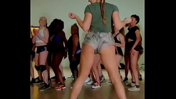 Preview 1 of Www Sex Gair - Bailando argentinas