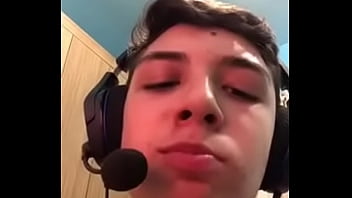 Preview 2 of Video Xxxxx Do - Thiago me fodendo e comendo marshmellow na minha frente