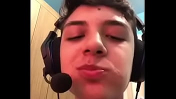 Preview 4 of Video Xxxxx Do - Thiago me fodendo e comendo marshmellow na minha frente