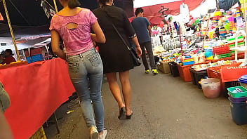 Preview 2 of Fack Granny Sex - Flaquita con jeans marcando calzon