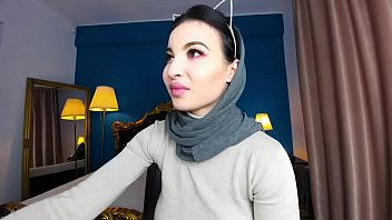 Preview 1 of Gorda Tro Casero - Cute Little Muslim Girl Playing With Her Pussy For You...
