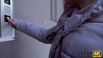Preview 3 of Biseksual - Debt4k. Hottie Calibri Angel soffia agente nella sua macchina e fa sesso anale con lui al chiuso