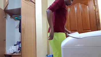 Preview 2 of Arab Sex Free Download 2016 - Malaya Akisafisha Nyumba Yake