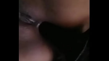 Preview 1 of Xxx Boob Message - Esposa enfiando consolo no cuzinho apertado