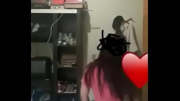 Preview 1 of Videosxe 3 - Gostosa novinha dan&ccedil_ando funk de shortinho