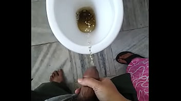 Preview 2 of Fast Sexvery - Woman holding and making him piss