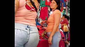 Preview 2 of Brazzers Mom Big Boobs Oil - culazo jeans 1