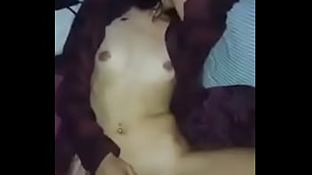 Preview 3 of Tight Jince Fuck - Deux lesbiennes se l&egrave_chent sur snap