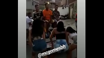 Preview 4 of Mom I Need To Sex - Mc caralhudo foda ao vivo