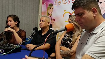 Preview 1 of Milk Xnxvideos - Entrevista para R&aacute_dio Saara Programa Sexc&ecirc_ncia