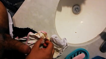 Preview 3 of China Mms Sex Supar Hot Videos - Las tanguitas usadas de la putita de mi cu&ntilde_ada