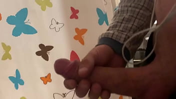 Preview 1 of Royal Family Fucking - Mi pollon dando leche calentito