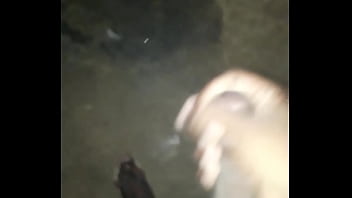 Preview 1 of Son Balckmil Mom - Jovem negro de 18 anos batendo uma na sala