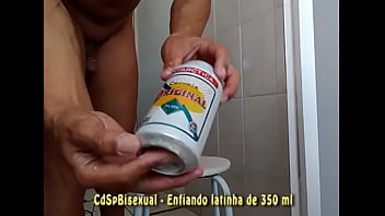 Preview 1 of Singapore Rape Porn Video - Enfiando lata de cerveja 350 ml no c&uacute_ (20191208a) cdspbisexual