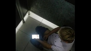 Preview 4 of Brazzers Mom Son Massage - Ba&ntilde_o de mercado