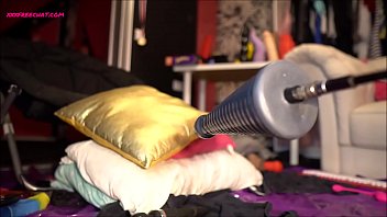 Preview 4 of Sex Lon Dit Nguoi - Taking My BBC anal On My Fuckmachine *** Watch Me LIVE On xxxfreechat.com/siswet19 100% FREE Registration
