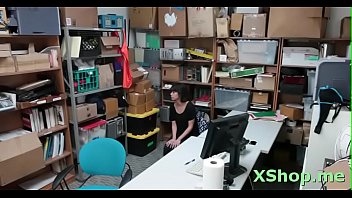 Preview 2 of Xvido 2 Min - Mischievous floosy Penelope Reed exposes her curves