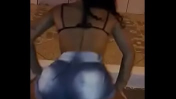 Preview 3 of Wwwxxxxvidios - Morena Maryana Rebolando de Short Jeans