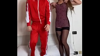Preview 1 of Pake Lesbian - t. versione porno con Max Felicitas e Tina Princes che succhia invece che ballare