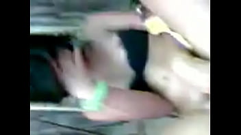 Preview 4 of American Teen Pussy Showing Fuck - Le ayudo a masturbarse