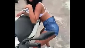 Preview 2 of Mom And Dad Saxy Video - Morena Maryana Rebolando na Moto