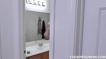 Preview 1 of Bokep Seles - Megan Maiden Shaving A MILFs Muff