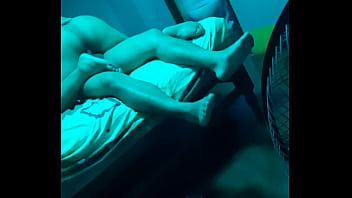 Preview 3 of Kuwari Bhabhi Ki Bf - Mi vecina no aguanta y se monta a probar su regalo
