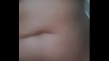 Preview 1 of Kiara Mia Oil Massage Fuck - Velho dono do supermercado esfregando o pau na madura de 30 anos,  e dando chifre na sua esposa de 60