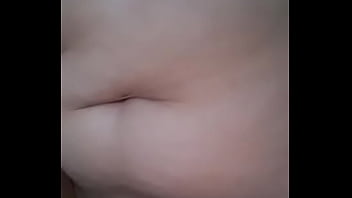 Preview 4 of Kiara Mia Oil Massage Fuck - Velho dono do supermercado esfregando o pau na madura de 30 anos,  e dando chifre na sua esposa de 60