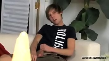 Preview 1 of Teen Hammer - Flagrou o amigo e foi ajudar.