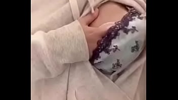 Preview 3 of Sunny Leone Mindy Main - 嫁の授乳期おっぱい9