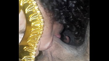 Preview 3 of Sunny Leone Realty Kings - Morena safada chupando o pau do branquinho do jeito que ele gosta