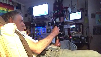 Preview 1 of Small Danse - Desert Dawg Vacuum Pumps Cock Solo