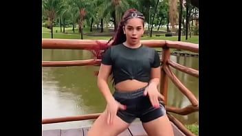 Preview 1 of Erica Lauren Shy - Gostosa rebolando