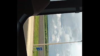 Preview 4 of Mil Big - Batendo uma durante a viagem