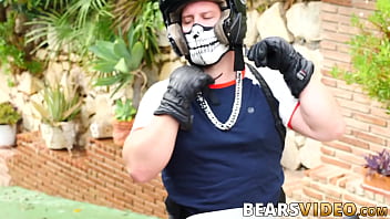 Preview 1 of Recent Sari Teen - Beefy daddy biker exchange blowjobs with tattooed mature gay