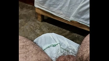 Preview 4 of Sleem Garl - Antes de ba&ntilde_arse se masturba