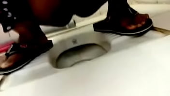 Preview 1 of Sexs Xxl - Desi girl pissing