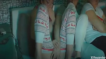 Preview 2 of Punjab Police Sex Video - Mais um flagra no Peris,  mulher se masturba com aux&iacute_lio do companheiro de outra.