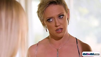 Preview 1 of Filme Jou - Virgin stepdaughter is licked by stepmom